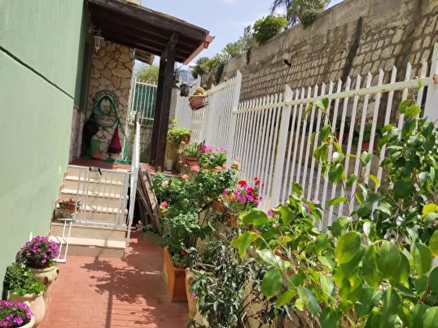 Immagine 2 di Villa in vendita  a Palermo