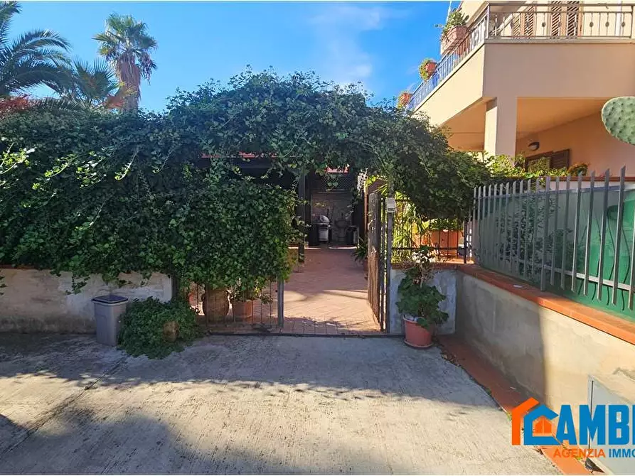 Immagine 1 di Villa in vendita  a Isola Delle Femmine