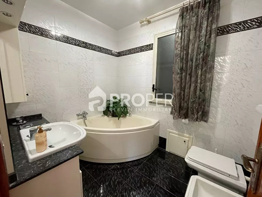 Immagine 10 di Villa in vendita  a Carini