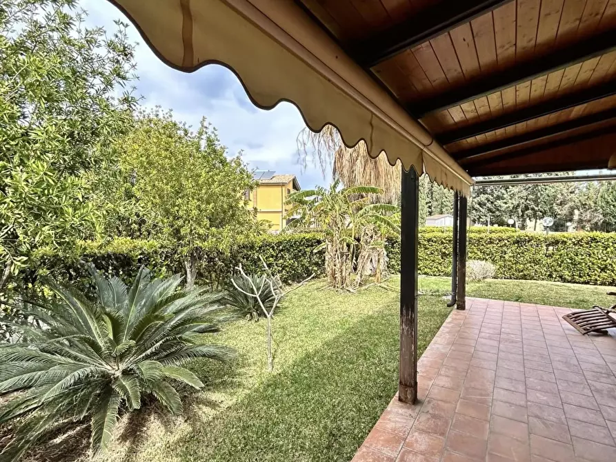 Immagine 1 di Villa in vendita  snc a Campofelice Di Roccella