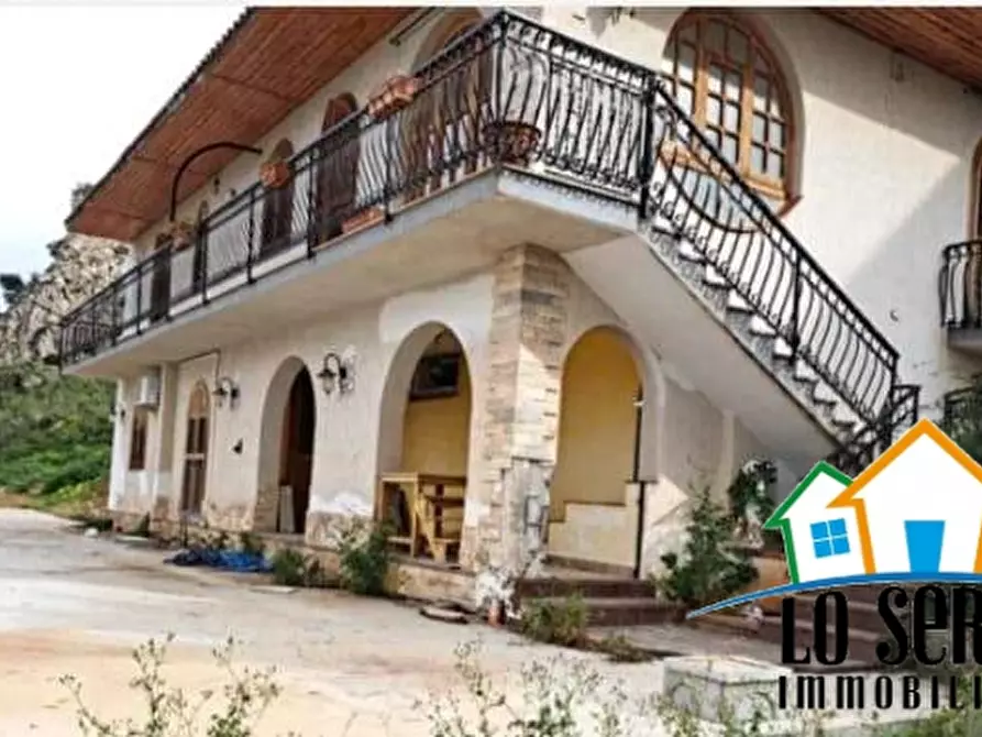 Immagine 1 di Villa in vendita  a Palermo