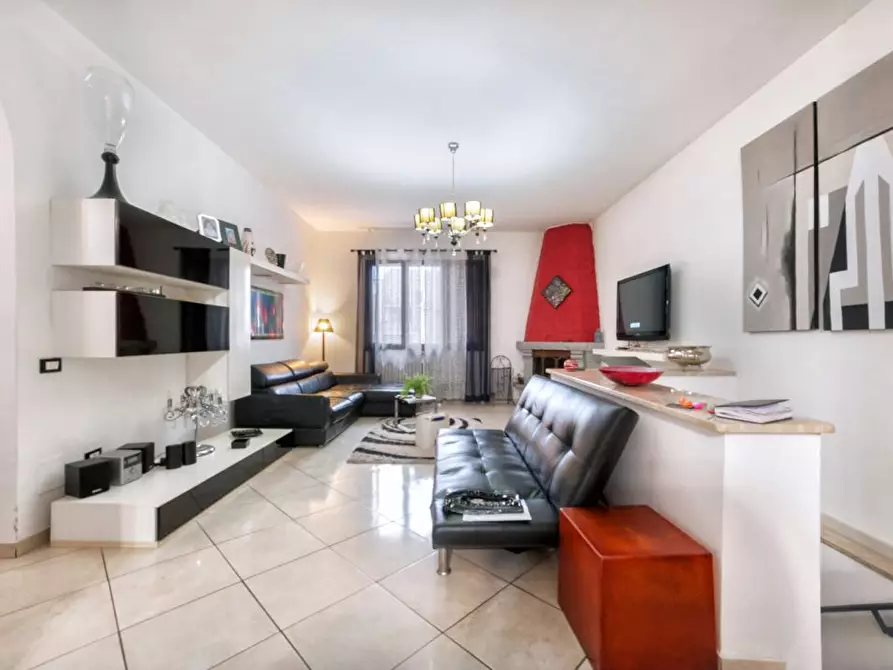 Immagine 2 di Villa in vendita  a Pescara