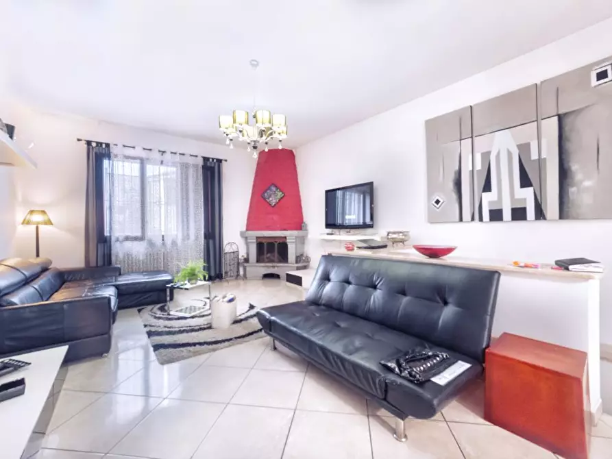 Immagine 1 di Villa in vendita  a Pescara