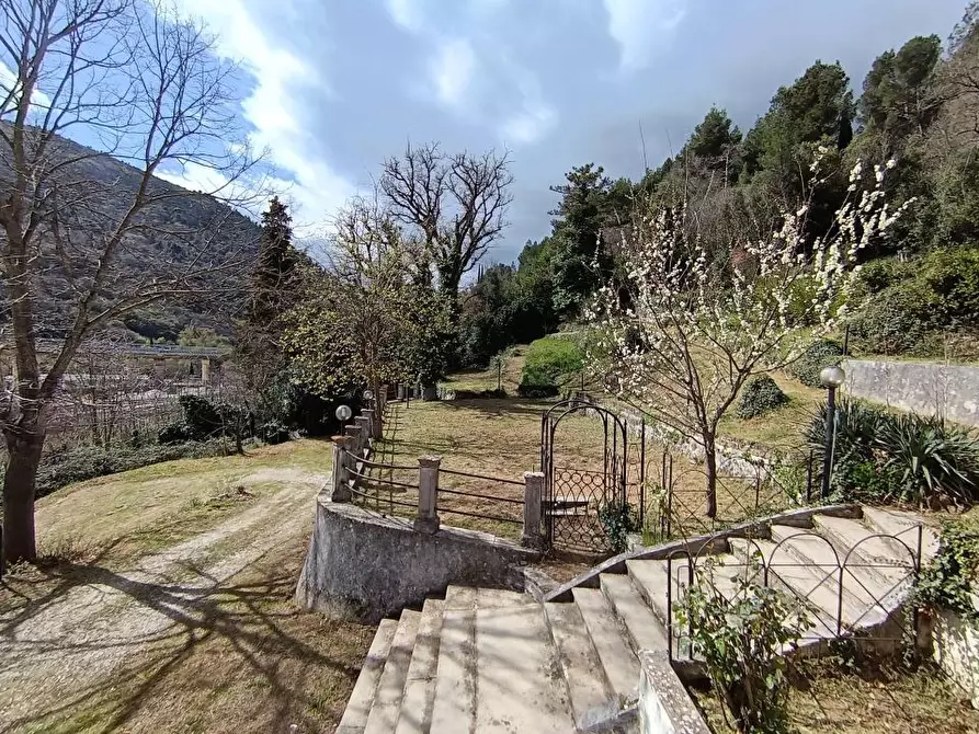 Immagine 7 di Appartamento in vendita  a Bussi Sul Tirino