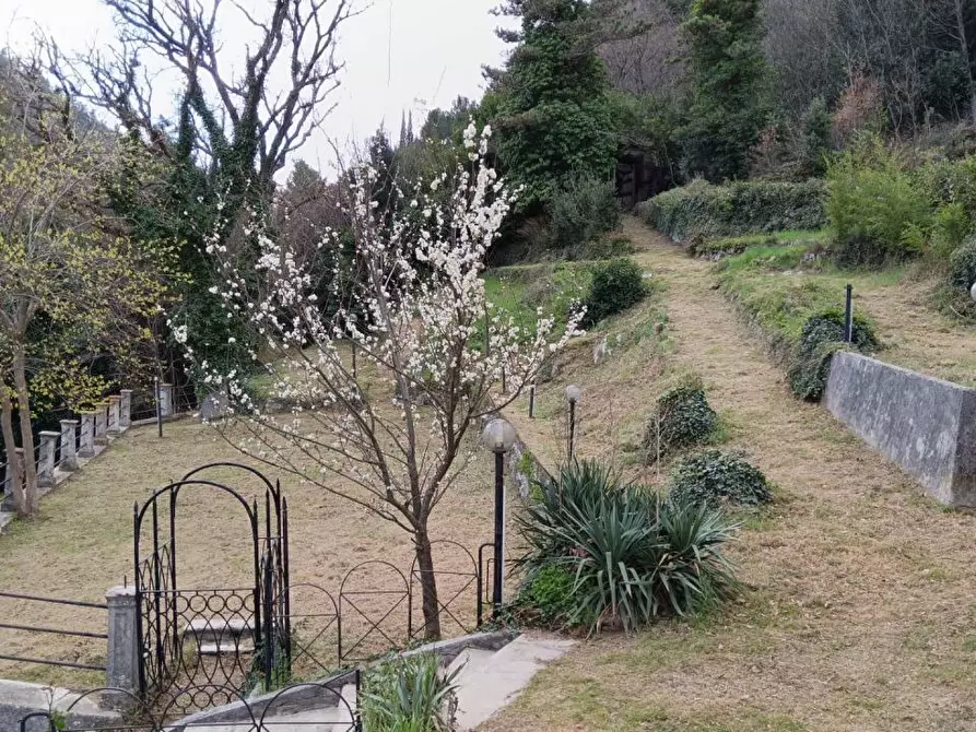 Immagine 9 di Appartamento in vendita  a Bussi Sul Tirino