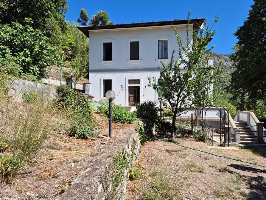 Immagine 5 di Appartamento in vendita  a Bussi Sul Tirino