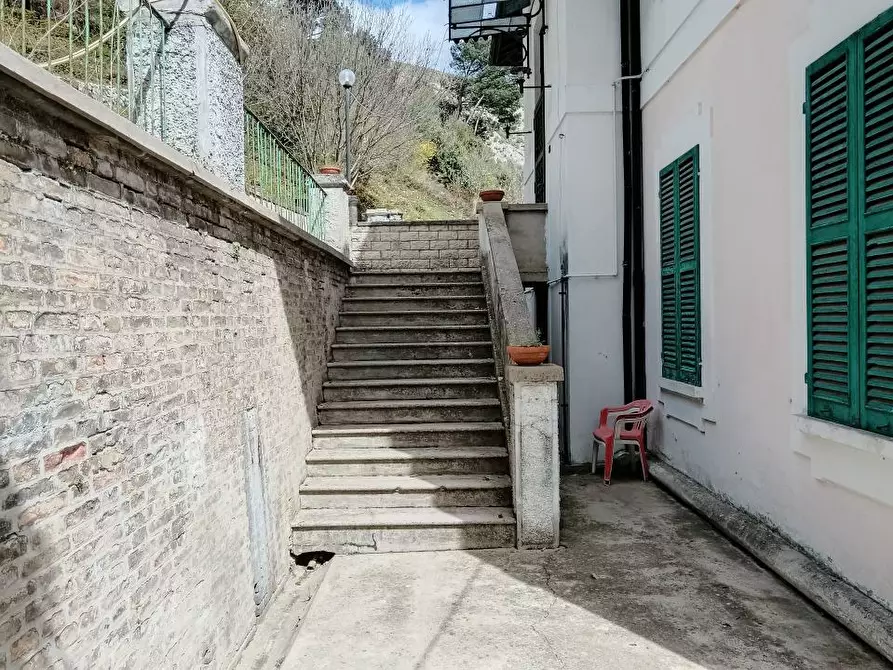 Immagine 10 di Appartamento in vendita  a Bussi Sul Tirino