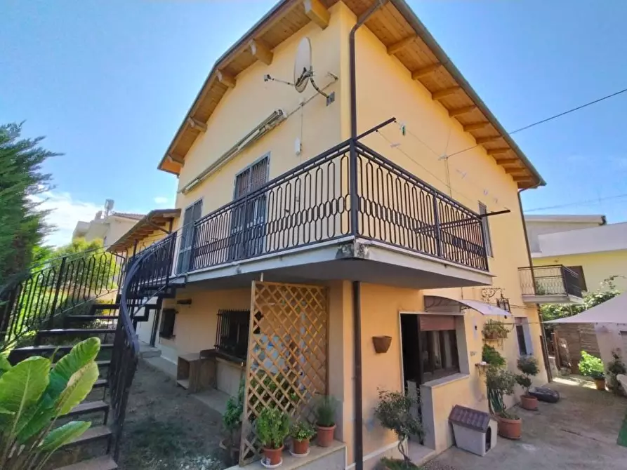 Immagine 7 di Villa in vendita  9 a Pescara