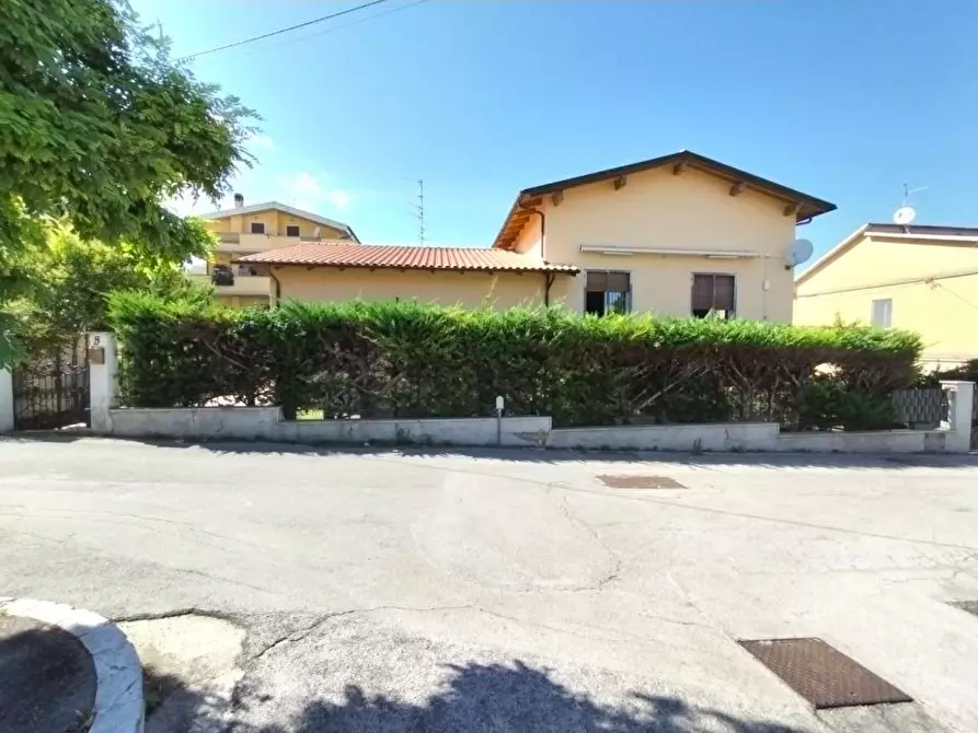 Immagine 6 di Villa in vendita  9 a Pescara