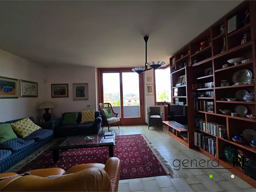 Immagine 9 di Villa in vendita  a Penne