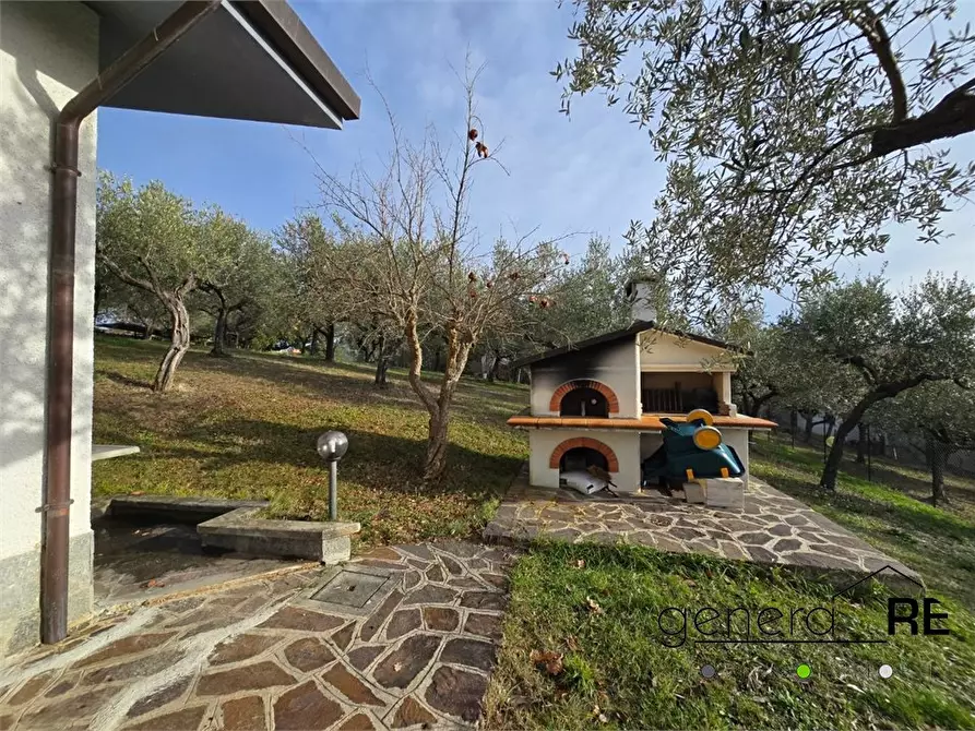 Immagine 3 di Villa in vendita  a Penne