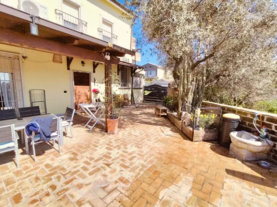 Immagine 7 di Villa in vendita  a Pescara