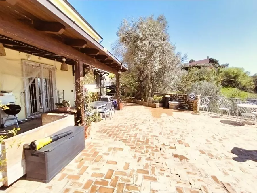 Immagine 9 di Villa in vendita  a Pescara