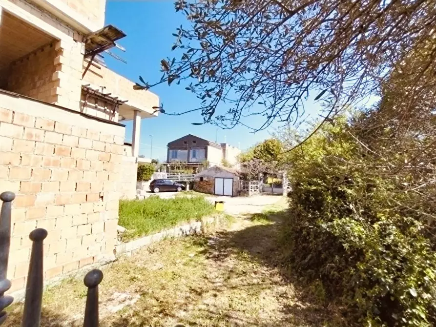 Immagine 6 di Villa in vendita  a Pescara