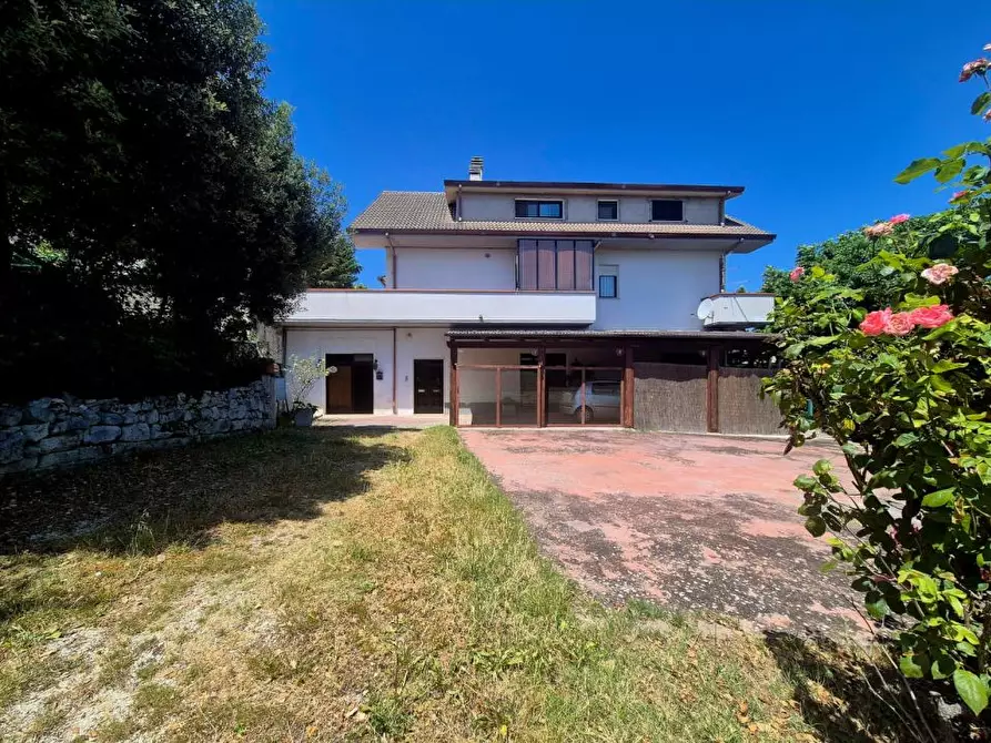 Immagine 2 di Villa in vendita  16 a Pietranico