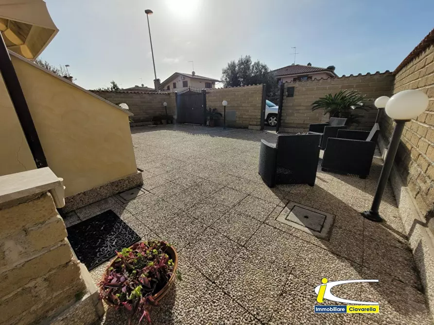 Immagine 4 di Villa in vendita  a Ladispoli