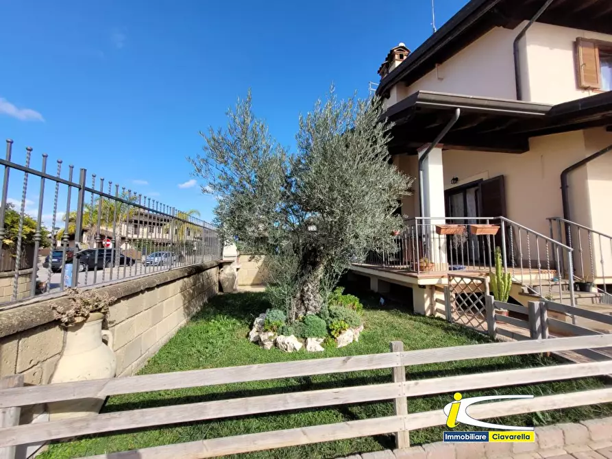 Immagine 4 di Villa in vendita  18 a Ladispoli