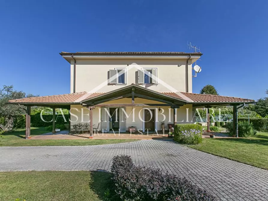 Immagine 1 di Villa in vendita  a Lanuvio