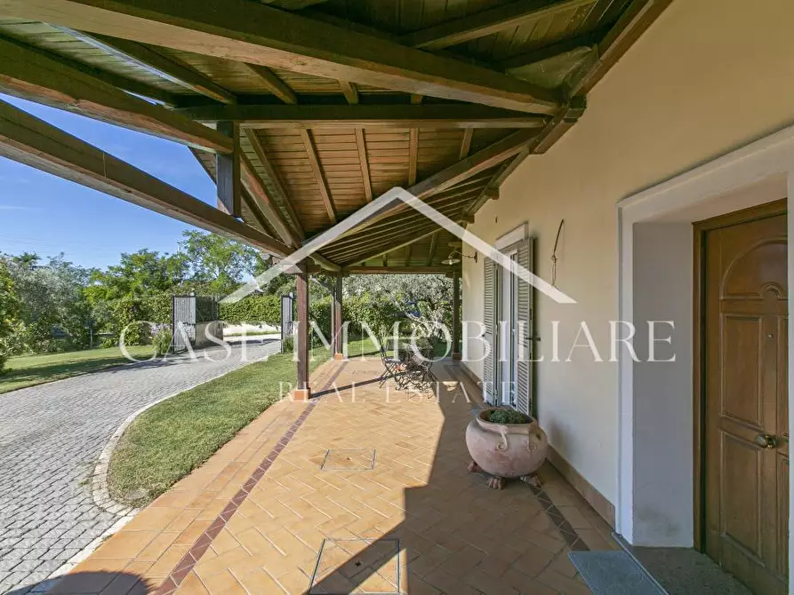 Immagine 4 di Villa in vendita  a Lanuvio