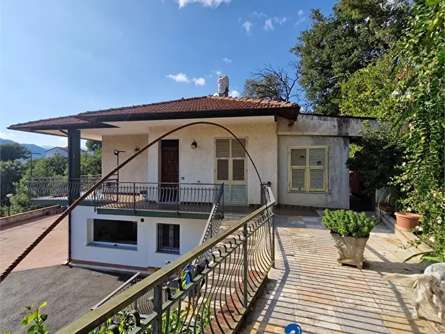 Immagine 1 di Villa in vendita  a Villanova D'albenga