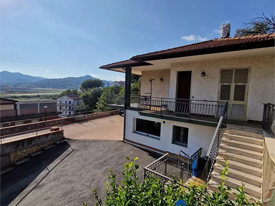 Immagine 2 di Villa in vendita  a Villanova D'albenga