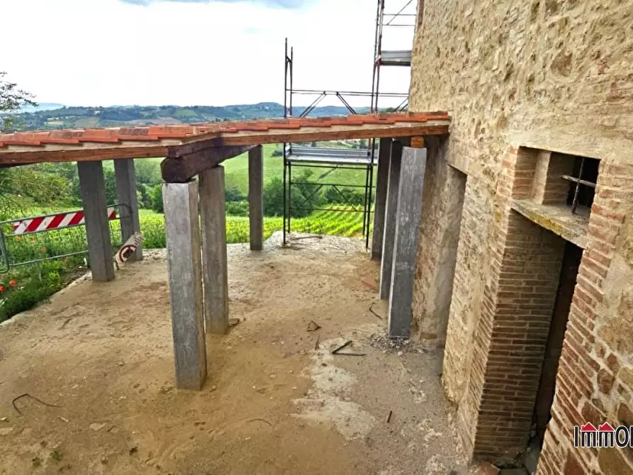 Immagine 4 di Villa in vendita  a Poggibonsi