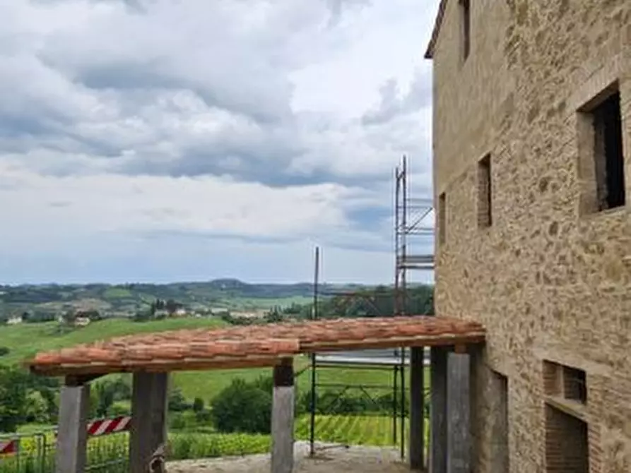 Immagine 2 di Villa in vendita  a Poggibonsi