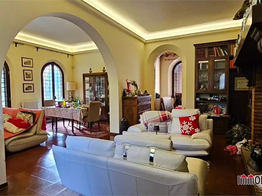 Immagine 5 di Villa in vendita  a Monteriggioni