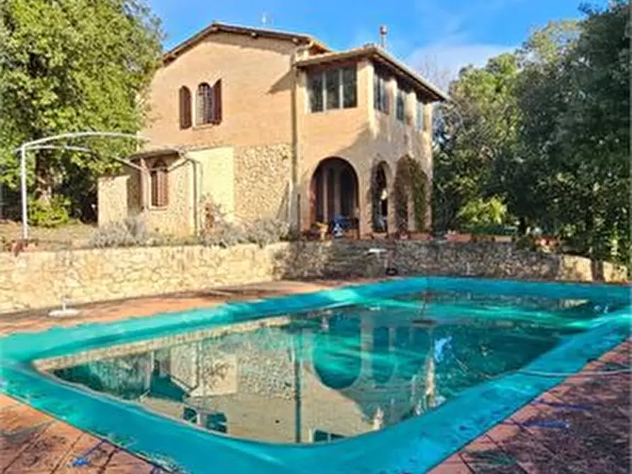 Immagine 1 di Villa in vendita  a Monteriggioni