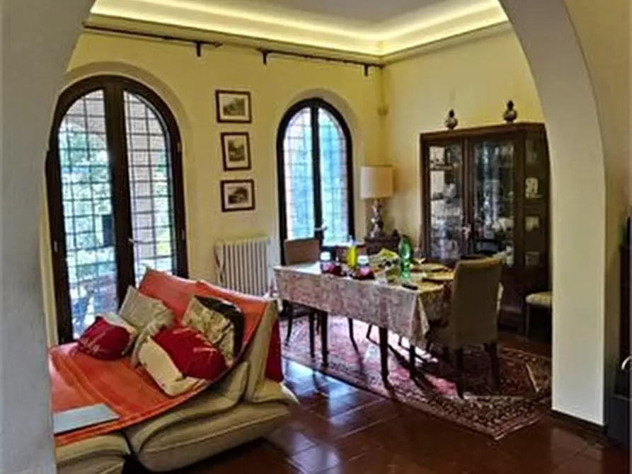 Immagine 8 di Villa in vendita  a Monteriggioni
