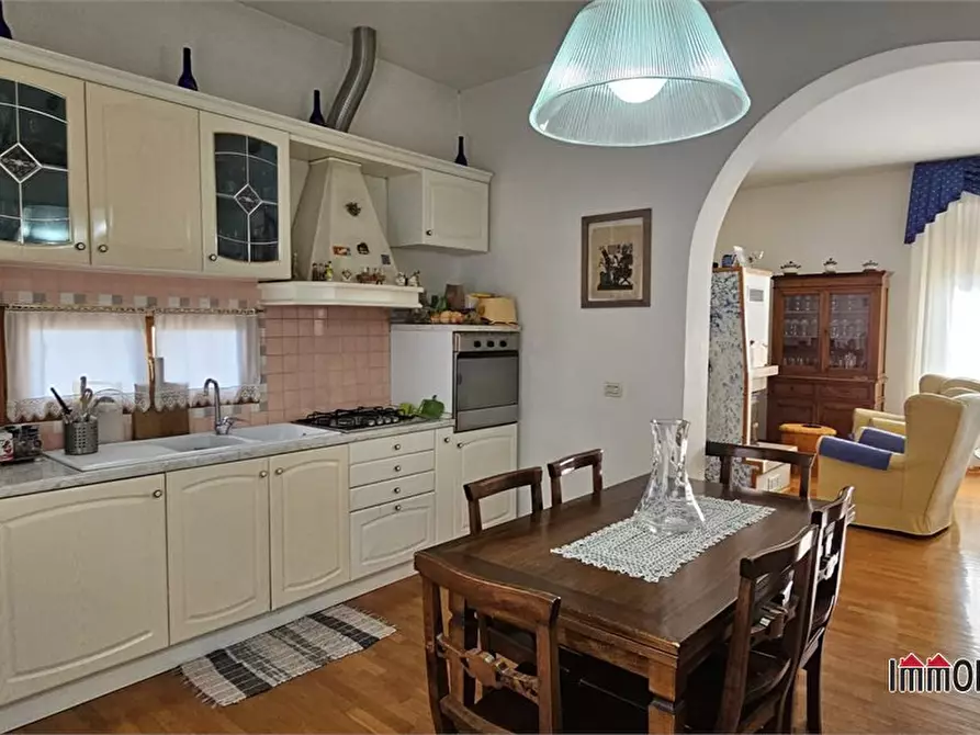 Immagine 9 di Villa in vendita  a Colle Di Val D'elsa