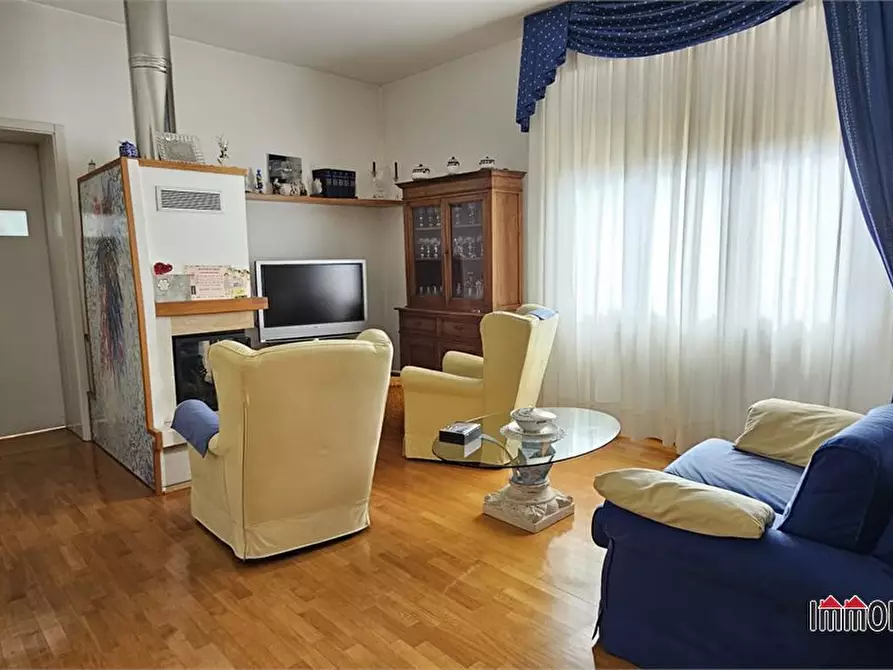 Immagine 4 di Villa in vendita  a Colle Di Val D'elsa