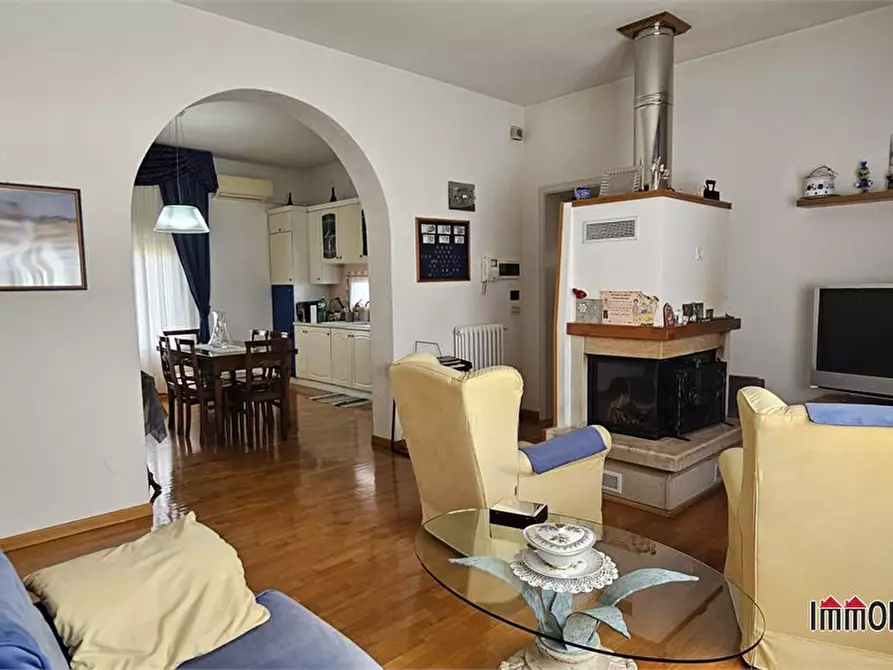 Immagine 6 di Villa in vendita  a Colle Di Val D'elsa