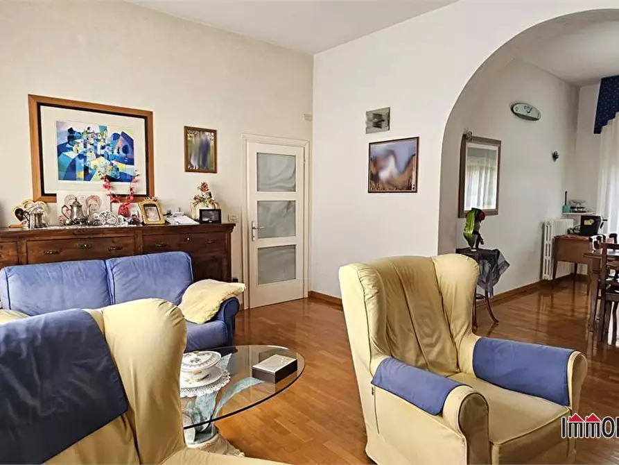 Immagine 5 di Villa in vendita  a Colle Di Val D'elsa