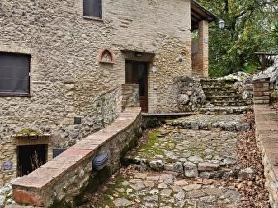 Immagine 5 di Villa in vendita  a San Gimignano