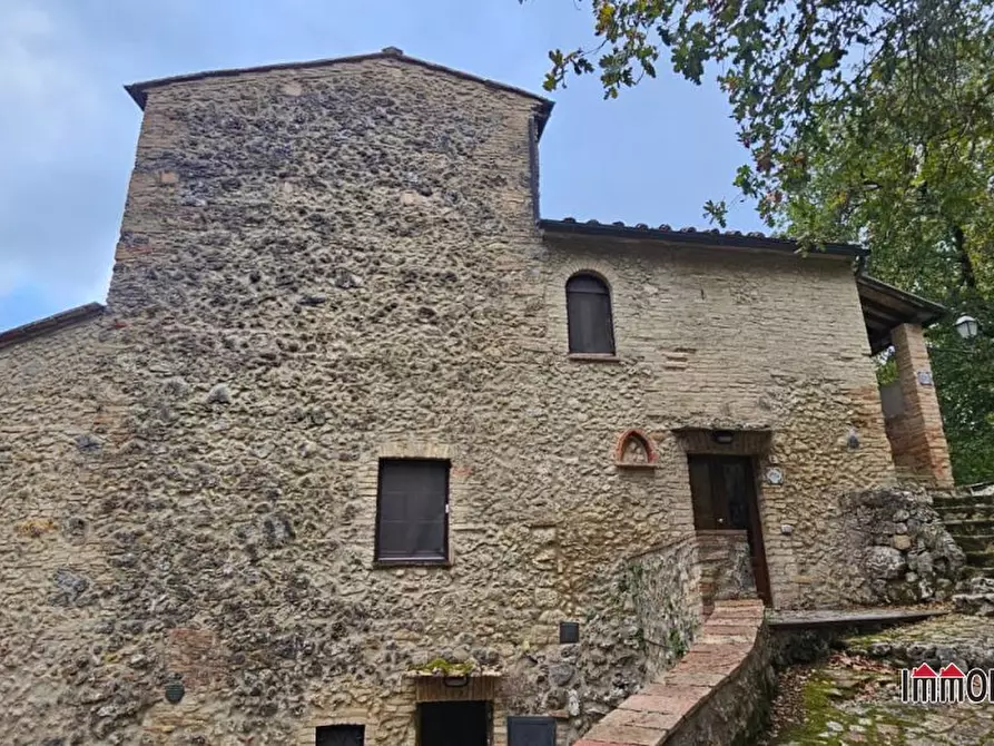 Immagine 3 di Villa in vendita  a San Gimignano