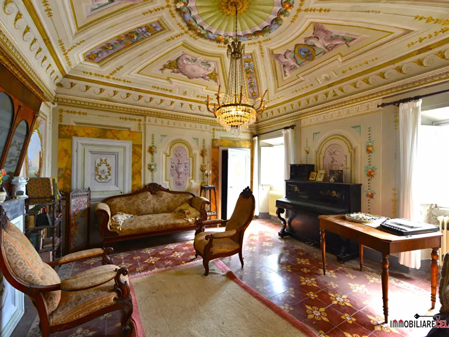 Immagine 1 di Villa in vendita  a Castellina In Chianti