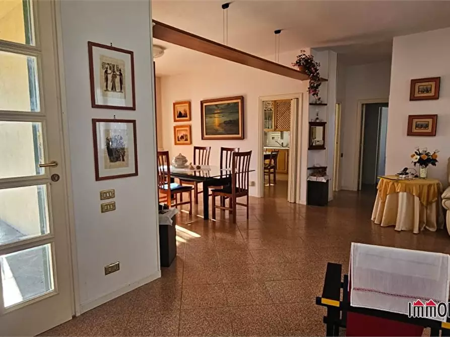 Immagine 3 di Villa in vendita  a Colle Di Val D'elsa