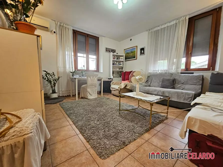 Immagine 1 di Villa in vendita  a Colle Di Val D'elsa