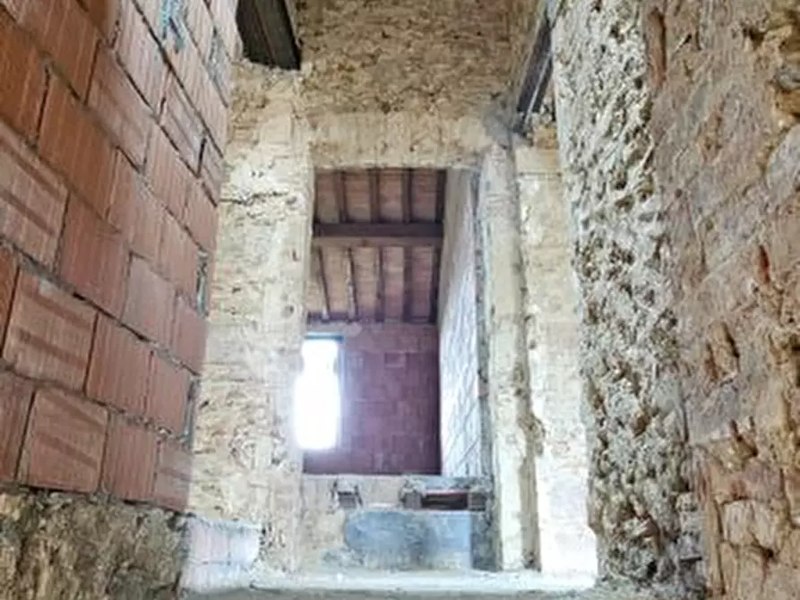 Immagine 3 di Villa in vendita  a Poggibonsi