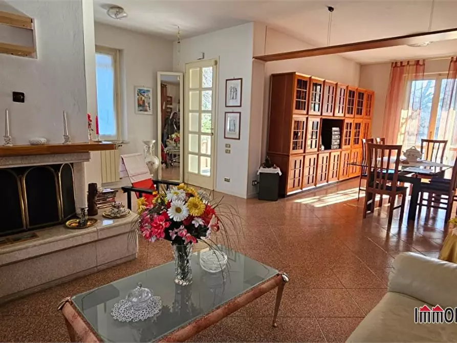 Immagine 4 di Villa in vendita  a Colle Di Val D'elsa