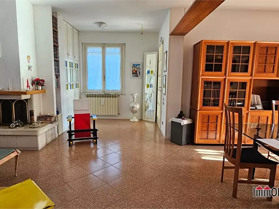 Immagine 5 di Villa in vendita  a Colle Di Val D'elsa
