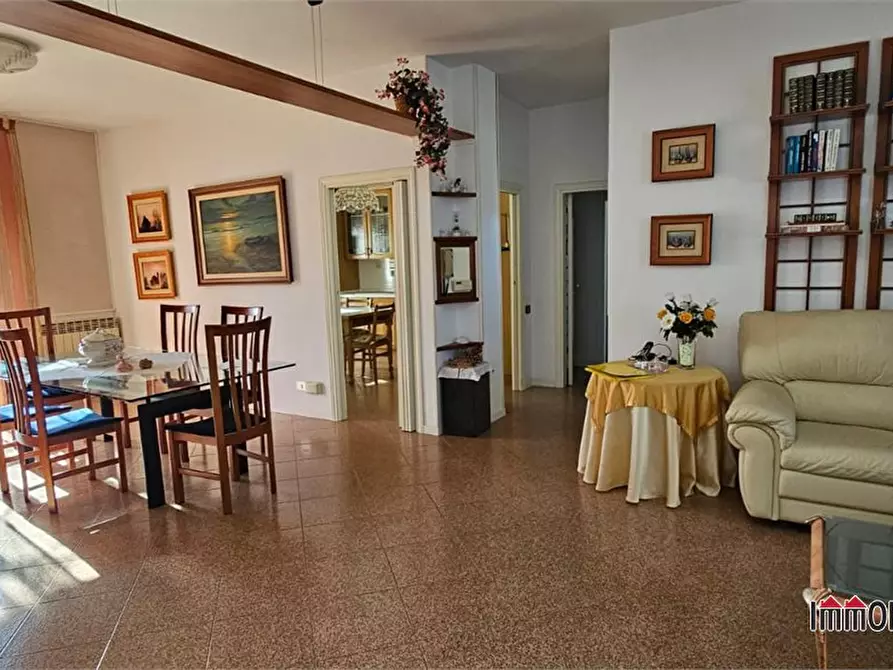 Immagine 7 di Villa in vendita  a Colle Di Val D'elsa