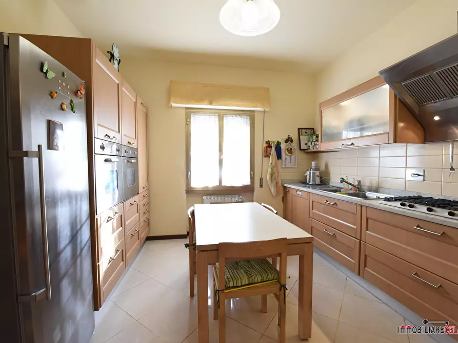 Immagine 6 di Villa in vendita  a Casole D'elsa