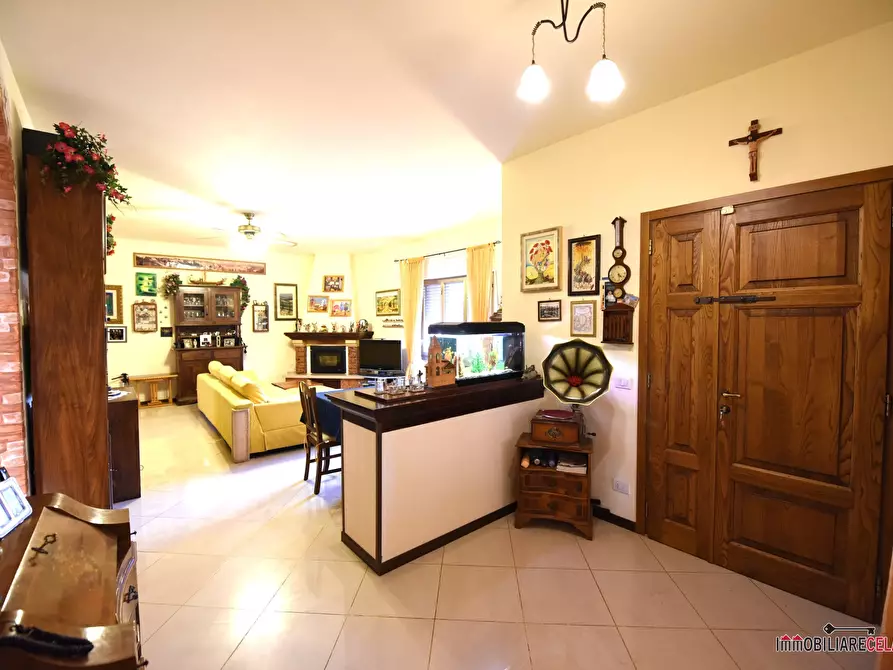 Immagine 2 di Villa in vendita  a Casole D'elsa