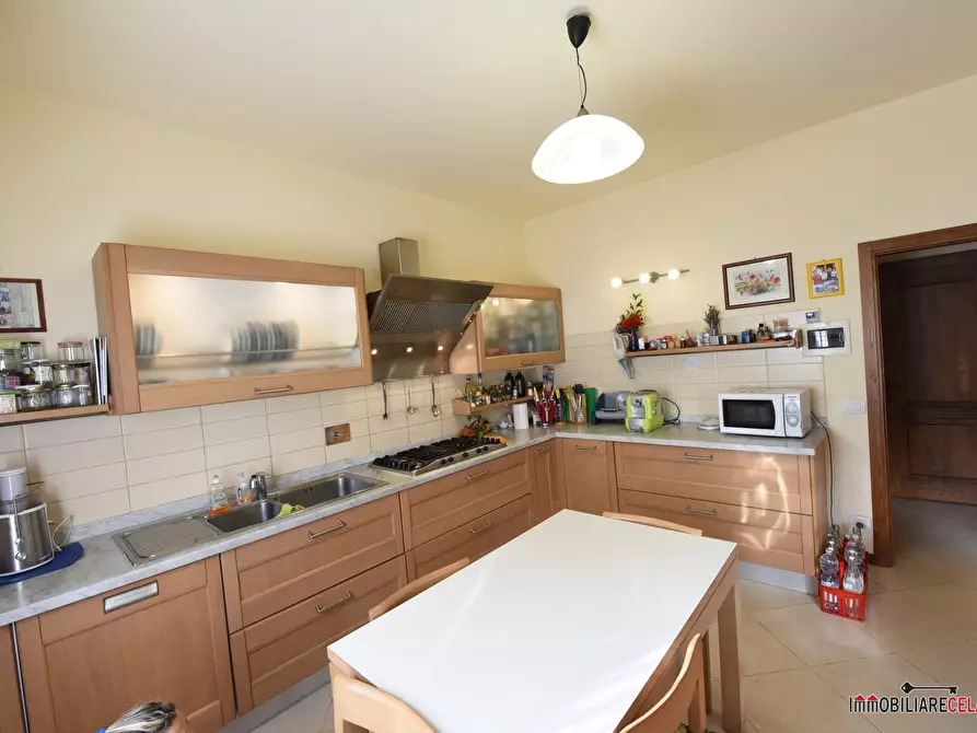 Immagine 5 di Villa in vendita  a Casole D'elsa