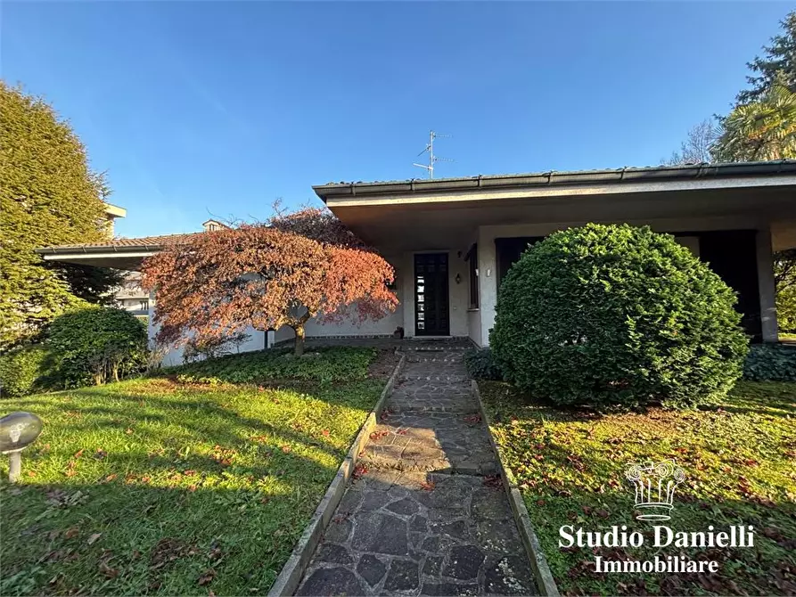 Immagine 2 di Villa in vendita  27 A a Giussano