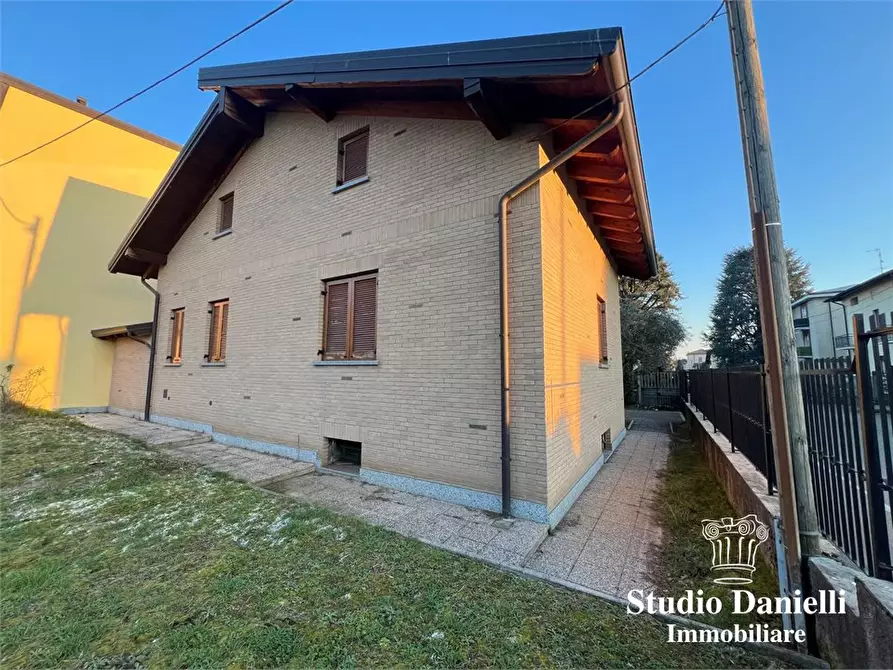 Immagine 6 di Villa in vendita  20 a Carate Brianza