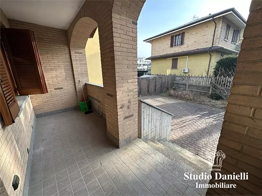 Immagine 8 di Villa in vendita  20 a Carate Brianza