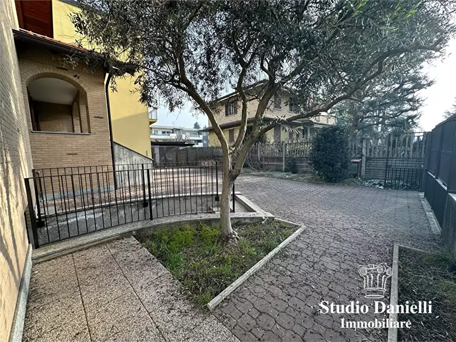 Immagine 4 di Villa in vendita  20 a Carate Brianza
